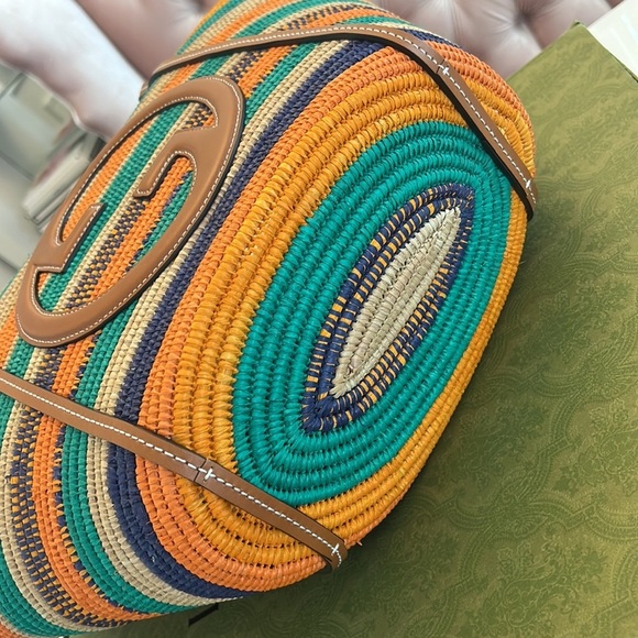 NWT AUTHENTIC GUCCI TOTE BAG WITH ROUND INTERLOCKING G - Picture 13 of 17